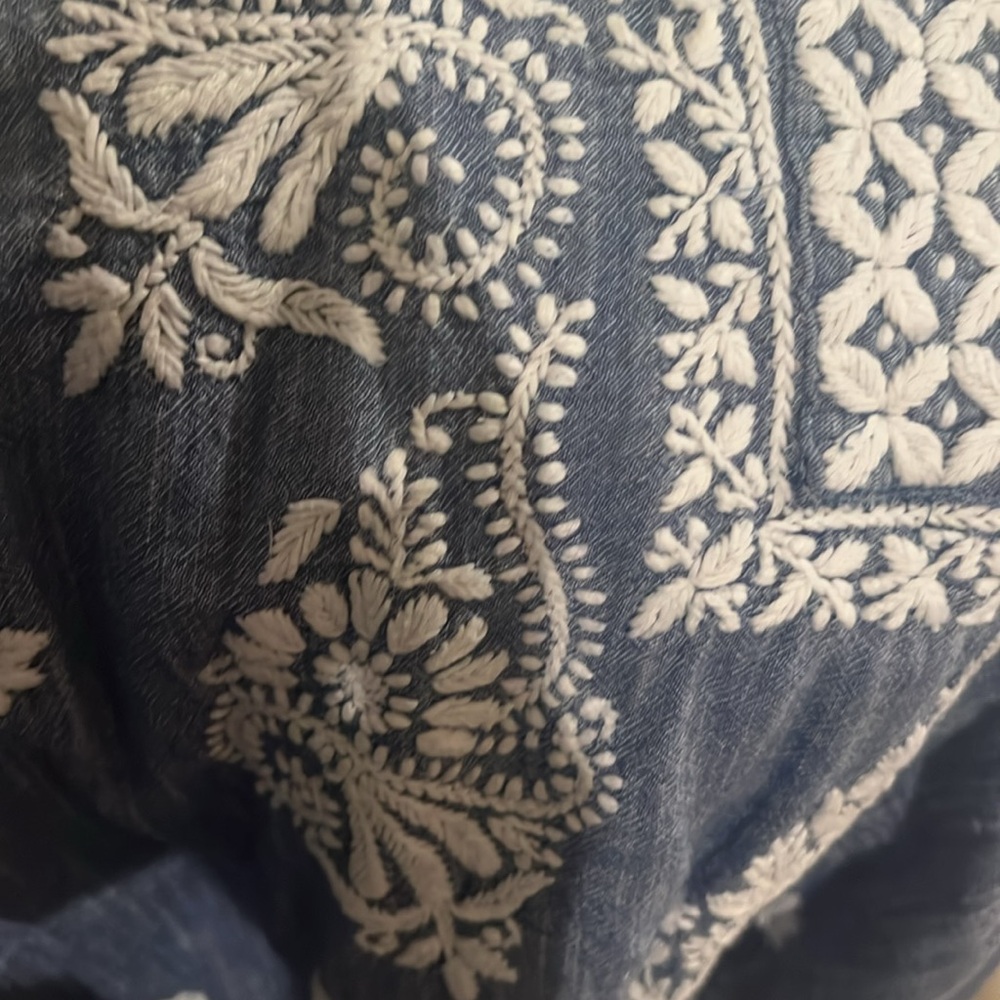 Roller Rabbit top (xl) - Picture 2 of 3
